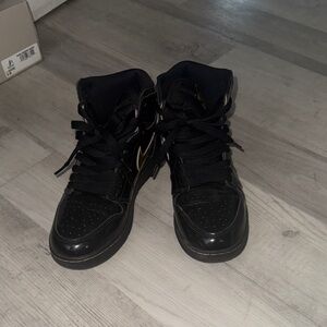 Jordan 1’s black and gold !!